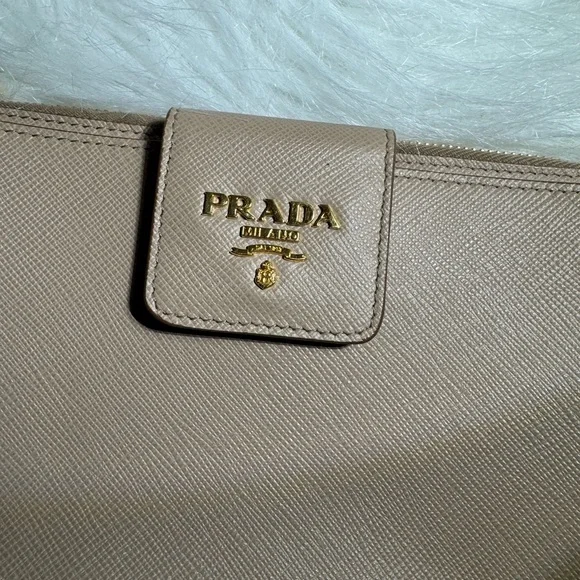 Prada wallet - Picture 5 of 11